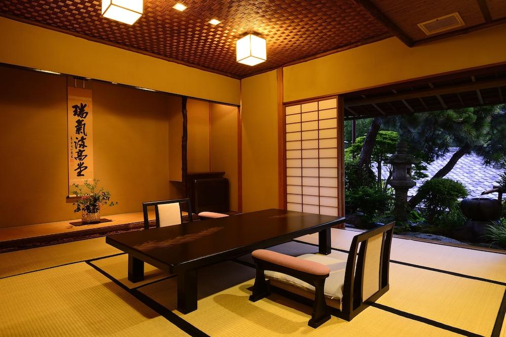 Atami Sekitei Hotel Luaran gambar